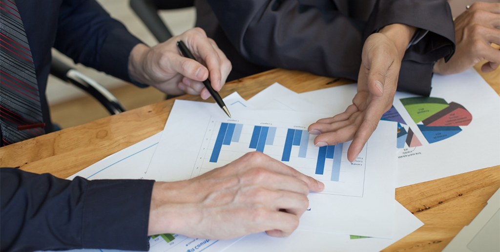 Komite Audit adalah